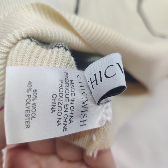 Chicwish turtleneck grid sweater - Picture 4 of 9